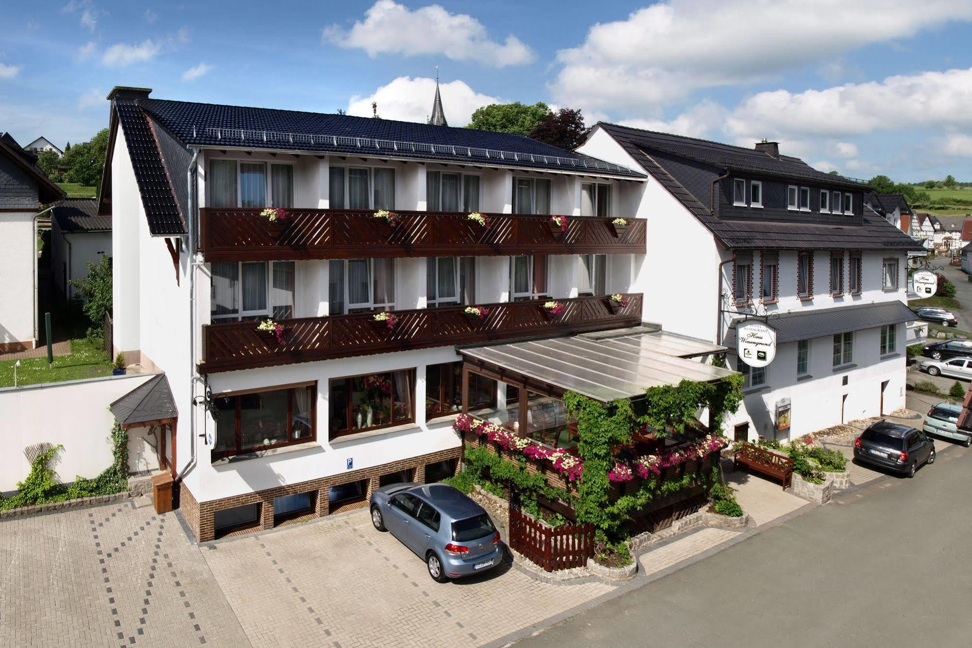 Hotel Haus Wiesengrund Hallenberg Esterno foto